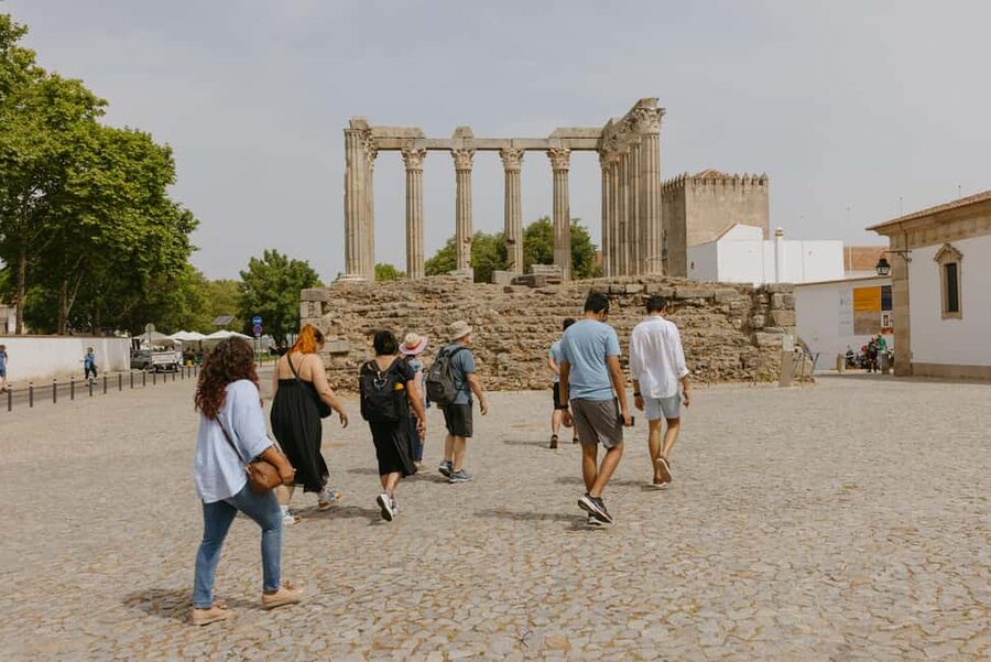 From Lisbon: Évora and Monsaraz Day Tour with Wine Tasting - Why this day trip works from Lisbon