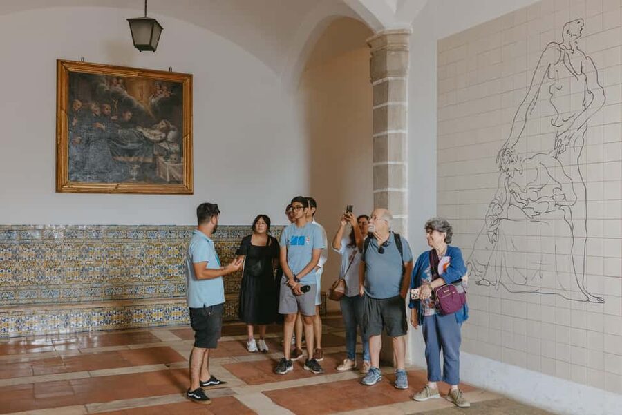 From Lisbon: Évora and Monsaraz Day Tour with Wine Tasting - The guide can shape the whole day