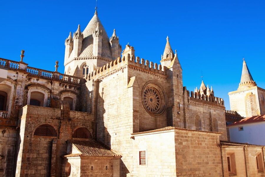 From Lisbon: Évora Wine & Heritage Tour - A traditional cellar and Alentejo wine