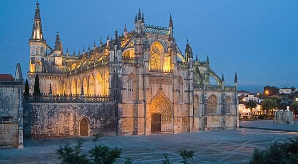 From Lisbon: Fátima, Batalha, Nazaré and Óbidos Day Tour - Four very different faces of Portugal in 11 hours