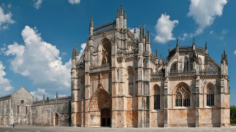 From Lisbon: Fátima, Batalha, Nazaré & Óbidos Full-Day Tour - Should you book the Fátima, Batalha, Nazaré, and Óbidos tour?