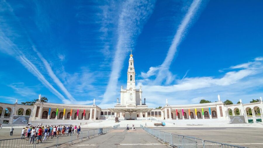 From Lisbon: Fátima, Nazaré and Sintra Guided Tour - How the driving time affects the day