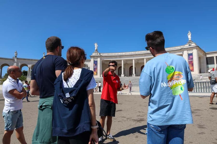 From Lisbon: Fátima, Nazaré & Sintra – 3 Cities Guided Tour - Fátima Sanctuary and the final hour