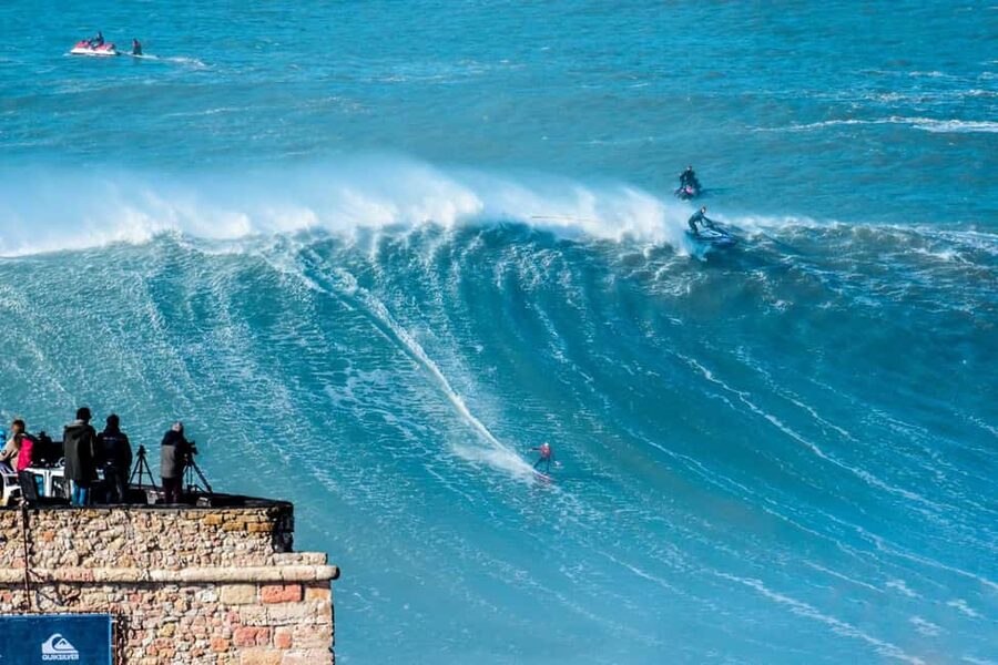 From Lisbon: Nazare Big Waves and Óbidos Guide Day Trip - The Sítio, lighthouse, and local legend