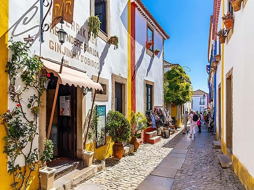 From Lisbon: Obidos, Nazaré and Fátima Small Group Tour - Óbidos, where the walls frame the whole visit