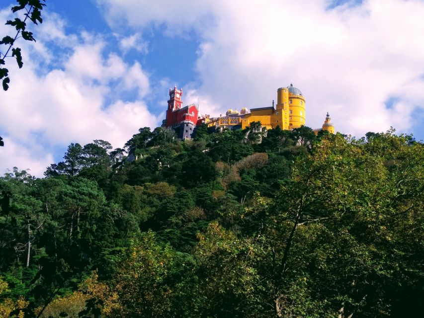 From Lisbon: Sintra and Cascais Natural Park Private Tour - Cascais: a relaxed finish by the water