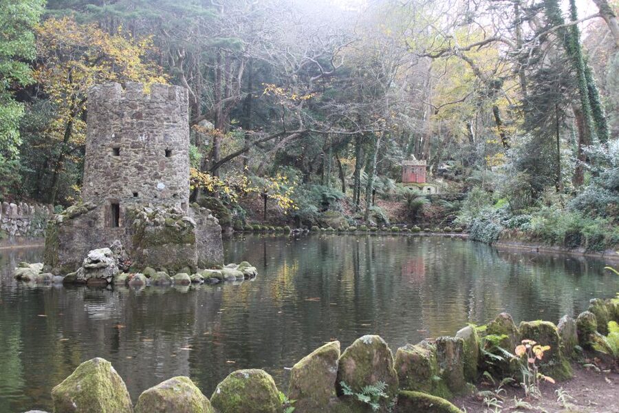 From Lisbon: Sintra, Cabo da Roca, Cascais, & Estoril Tour - Guides, flexibility, and the human side of the tour