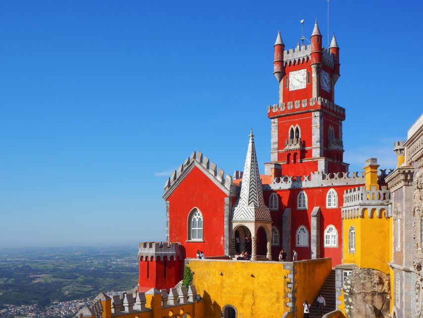 From Lisbon: Sintra Pena Palace Cascais 8-People Group Tour - Cascais, with time to eat and wander