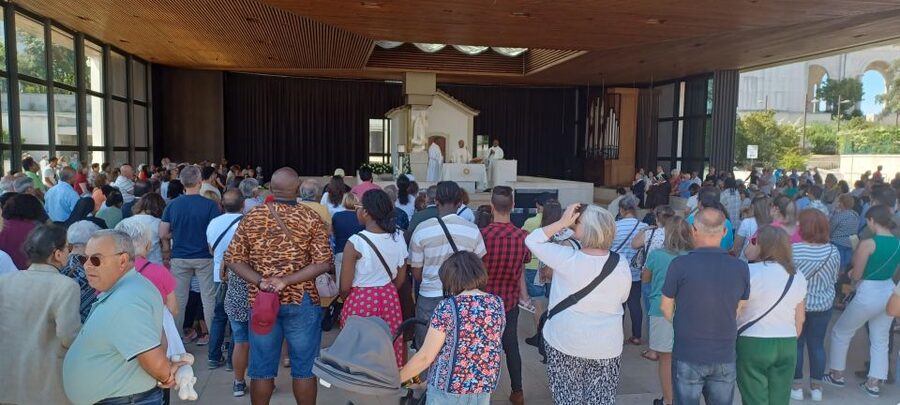 From Lisbon: Small Group Fátima & Little Shepherds Town Tour - Free time for Mass, candles, and personal reflection