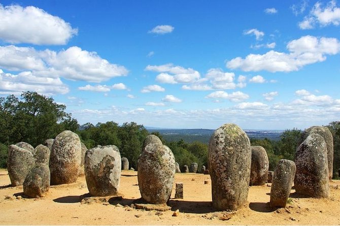 From Lisbon to Alentejo: Évora and Megaliths Full-Day Tour - Walking Through Évora’s Roman Center