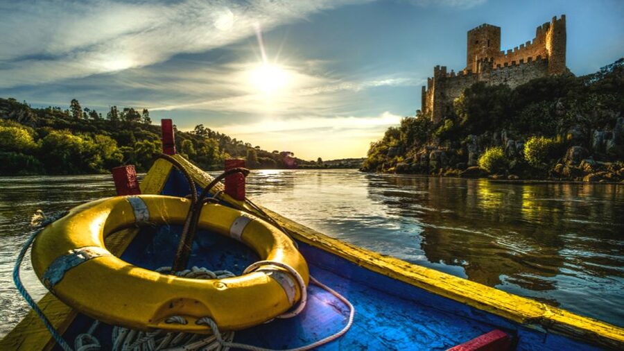 From Lisbon: Tomar, Christ Convent & Almourol Castle Tour - Free time in Tomar: churches, streets, and lunch