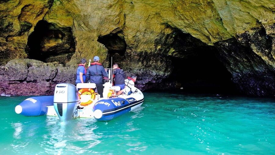 From Portimão: Private Boat Tour to Benagil Cave - From Portimão pier to the open coast