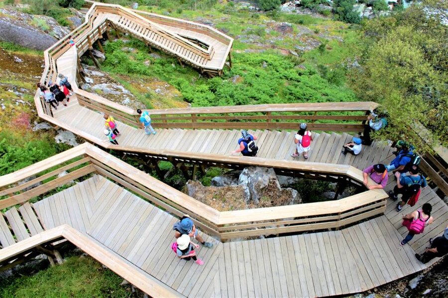 From Porto: 516 Arouca Bridge and Paiva Walkways Guided Tour - Is the $111 price good value?