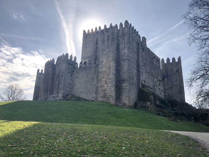 From Porto: Braga & Guimarães with Lunch Small Group Tour - Lunch in Braga with Vinho Verde