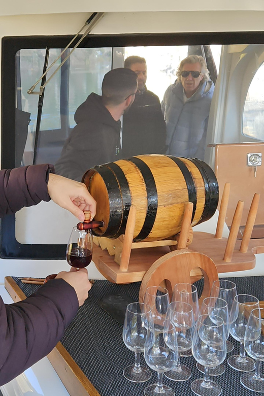 From Porto Day Douro Valley Wine Tour 2 Wine Tasting & Lunch - The famous N222 and the return through Peso da Régua