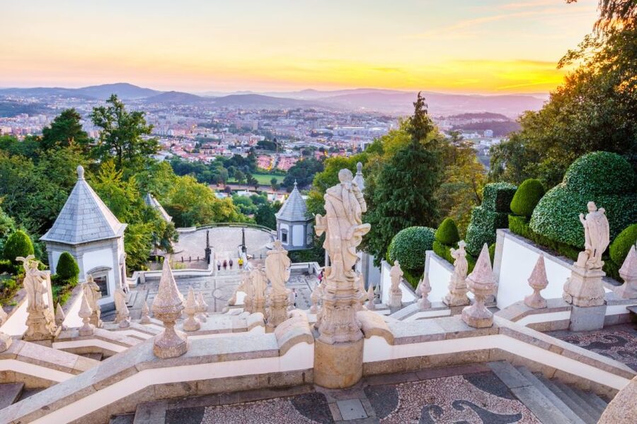 From Porto: Wonders of Braga & Guimaraes Private Day Trip - Guide quality and the value of local knowledge