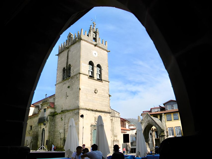 From Porto: Wonders of Braga & Guimaraes Private Day Trip - A local lunch, with a little planning
