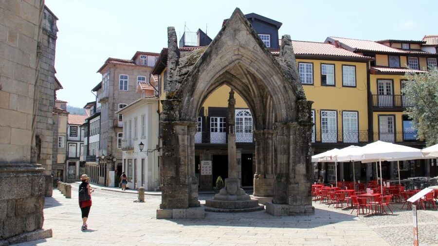 From Porto: Wonders of Braga & Guimaraes Private Day Trip - What the eight-hour schedule really feels like