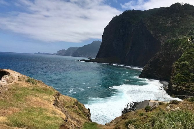 Full Day Jeep Safari East - Pico do Areeiro - Santana - Ponta de são Lourenço - Guides, commentary, and group size