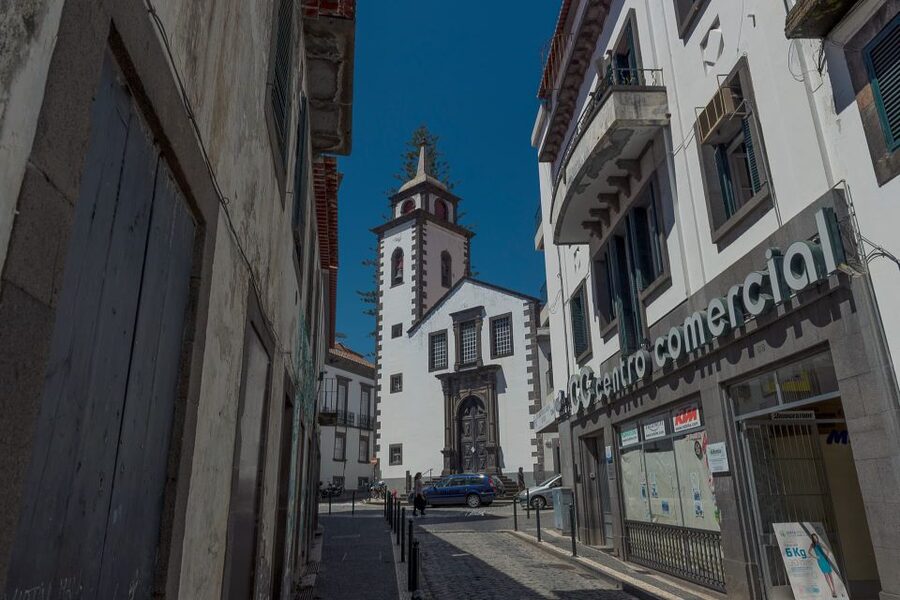 Funchal: City Highlights Tuk-Tuk Tour - The Farmers’ Market in a 20-minute stop