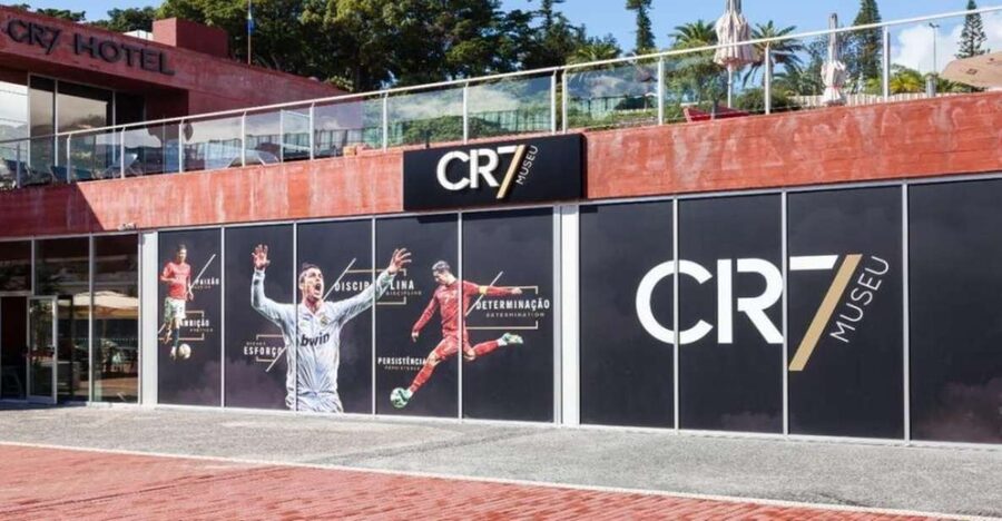 Funchal: Old Town Tuk Tuk Tour with Drop-Off at CR7 Museum - Passing the market and Fernão de Ornelas