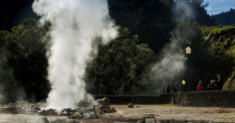 Furnas: Thermal Springs & Tea Plantation Day Tour with Lunch - Pico do Ferro gives you the broad view