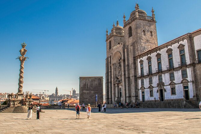 Historic Porto by Private Electric Tuk Tuk to Top Landmarks - Aliados Avenue and Porto’s civic center