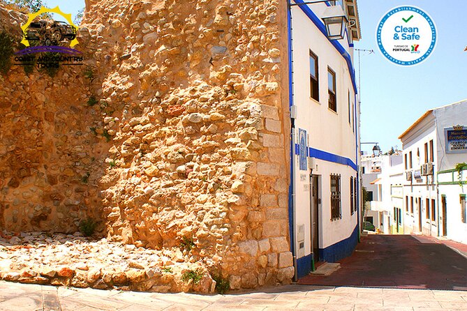 Jeep Tour of the City and Coast of Albufeira - Praia do Castelo between cliffs and caves