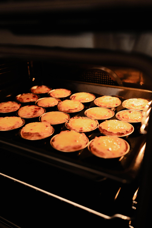 Lagos: Bake Pastel de Nata – Class in Lagos, Algarve - The clean kitchen and central Lagos setting