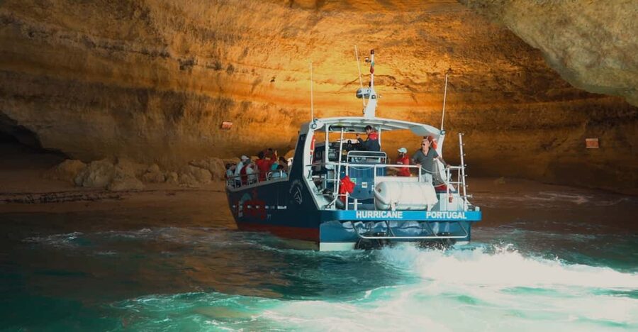 Lagos: Combo Dolphin and Benagil Tour with Marine Biologist - Two Algarve favorites in one 2.5-hour outing