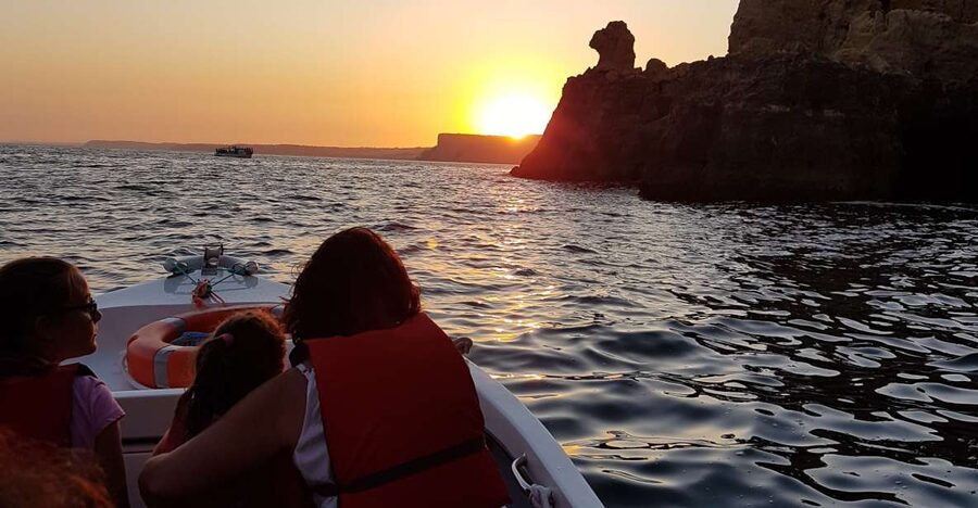 Lagos: Guided Ponta da Piedade Sunset Boat Tour - Why Ponta da Piedade works so well at sunset