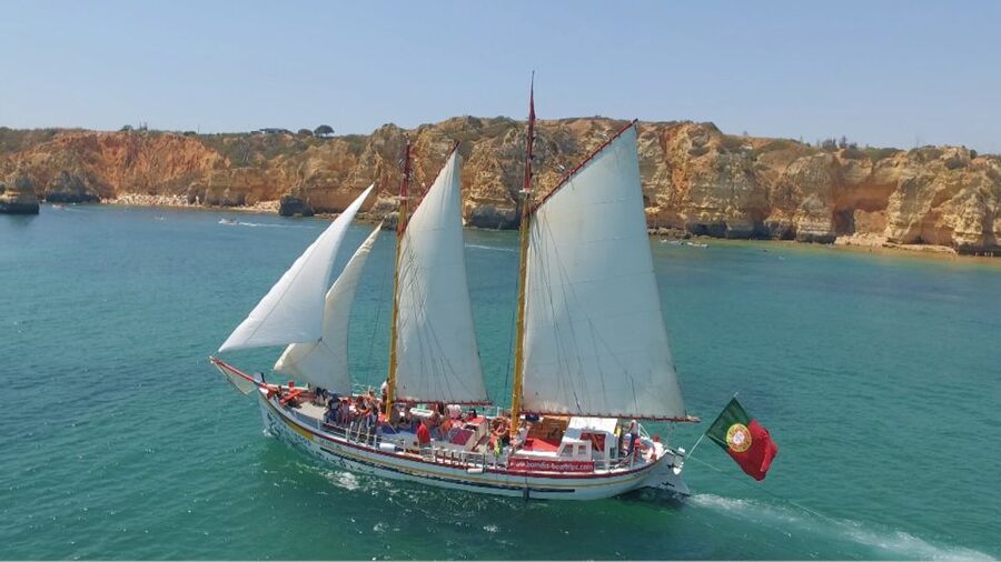 Lagos: Ponta Piedade Sail & Caves Cruise w/Portuguese Tapas - Sea conditions and comfort