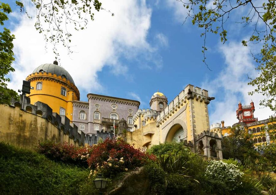 Lisboa: Sintra, Pena Palace, Cabo da Roca Coast and Cascais - Guincho Beach and the open Atlantic