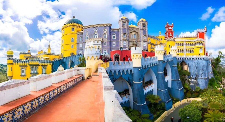 Lisboa: Sintra, Pena Palace, Cabo da Roca Coast and Cascais - Sintra village, pastries, and royal summer life