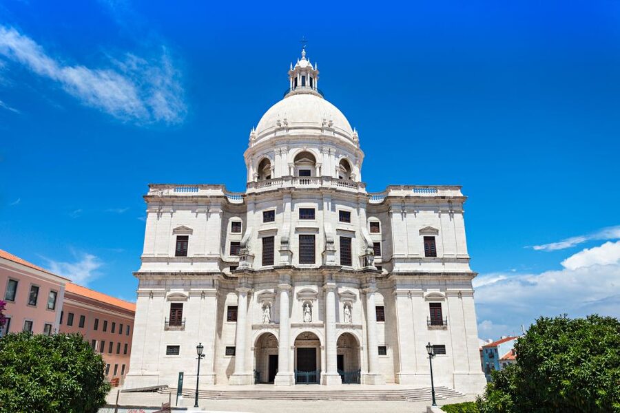 Lisbon: 1-or 2-Day Hop-On Hop-Off Bus Tour - Using the trams and extra transport value