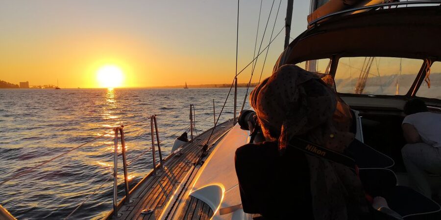 Lisbon: 2-Hour Sunset Sailing Tour on Luxury Sailing Yacht - Alfama, São Jorge Castle, and the old city