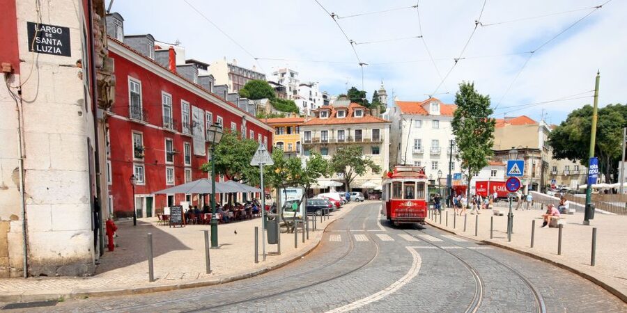 Lisbon: 3-in-1 Hop-On Hop-Off Bus and Tram Tours - FAQ