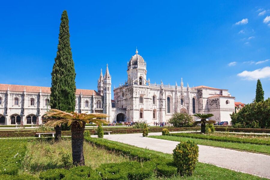 Lisbon: 3-in-1 Hop-On Hop-Off Bus and Tram Tours - Who should book this Lisbon tour?