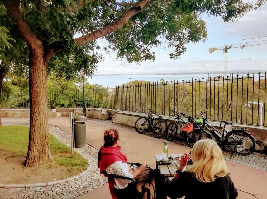 Lisbon: 7 Hills Panoramic Guided Tour by E-Bike - The guides make the difference on a technical route
