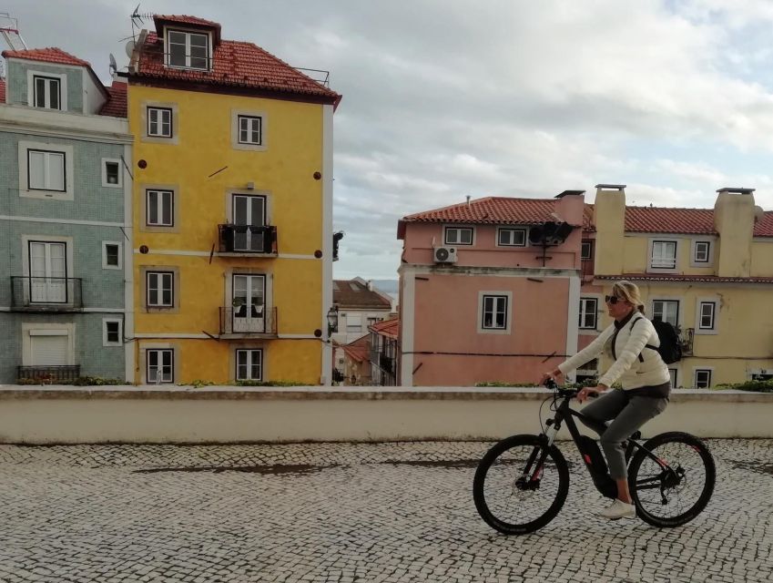 Lisbon: 7 Hills Panoramic Guided Tour by E-Bike - Four hours gives you a useful city overview