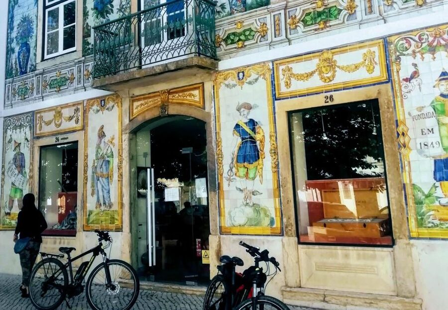 Lisbon: 7 Hills Panoramic Guided Tour by E-Bike - What to know before meeting near Santa Apolónia