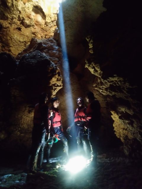 Lisbon: Arrábida Kayak and Coasteering Adventure Tour - Who should book this adventure?