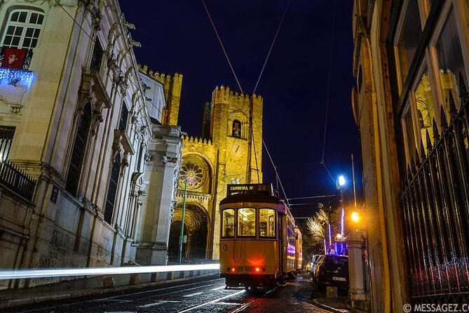 Lisbon: Authentic Fado Show, Dinner and Night Tour - Why this evening works so well in Alfama