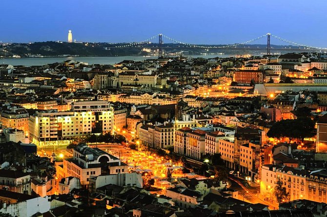 Lisbon: Authentic Fado Show, Dinner and Night Tour - A short photo stop in Alfama