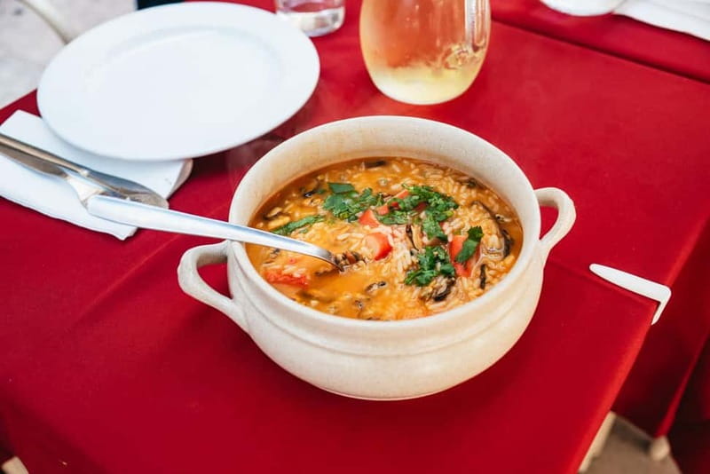 Lisbon: Baixa District Food Tour with Dinner and Drinks - Timing, meeting point, and route details