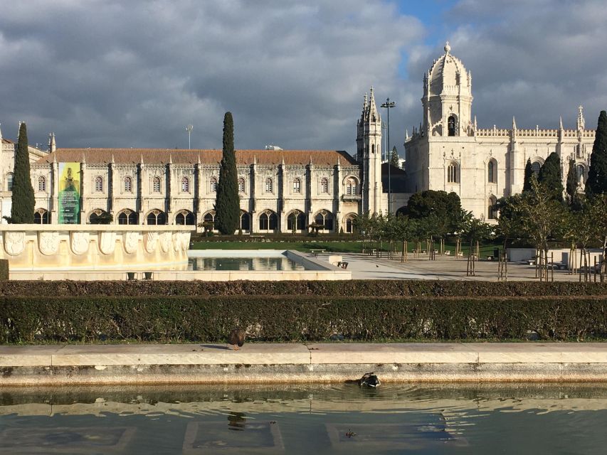 Lisbon: Belem Walking Tour with Jeronimos Monastery Ticket - Belém Tower, a grand finish from the outside