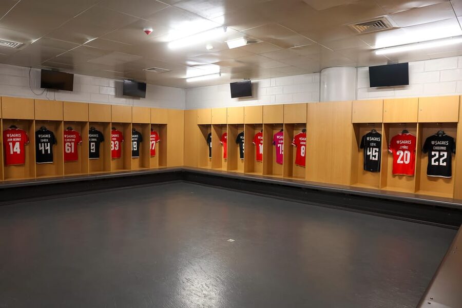 Lisbon: Benfica Luz Stadium Tour with Souvenir Scarf - Key points to know before you go