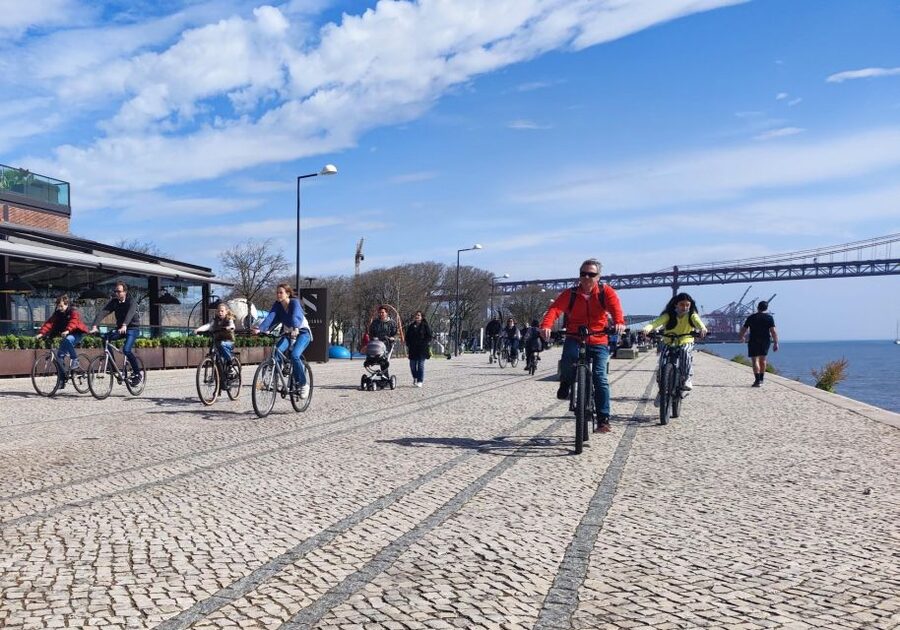 Lisbon: Bike Tour From City Center to Belem - Jerónimos Monastery and the Belém pause