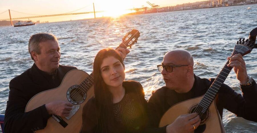 Lisbon: Boat Cruise with Live Fado Performance and a Drink - The key points at a glance