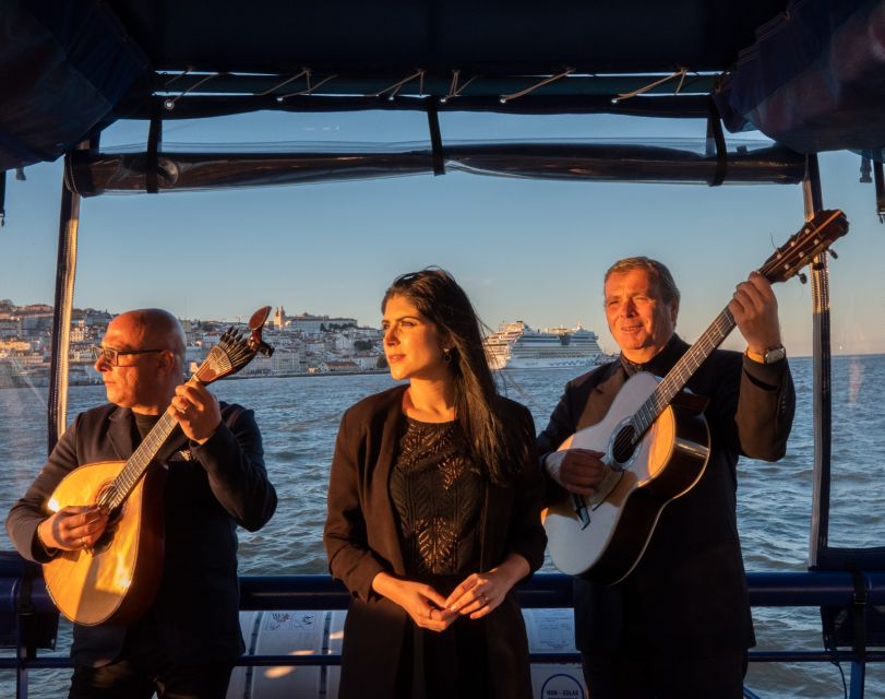 Lisbon: Boat Cruise with Live Fado Performance and a Drink - Who will enjoy this most?